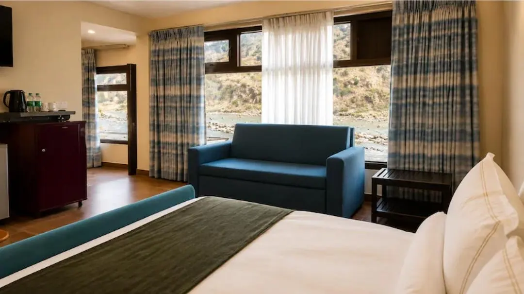 River Front Room - View 8